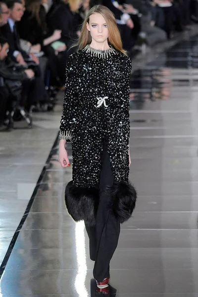 Look 32
